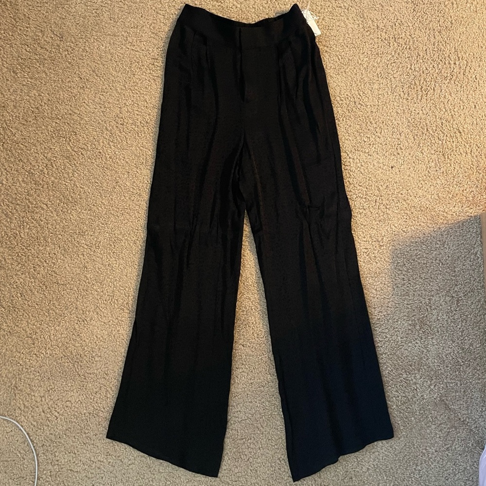 Black leopard jacquard Good American satin trousers. Size 2. NWT.